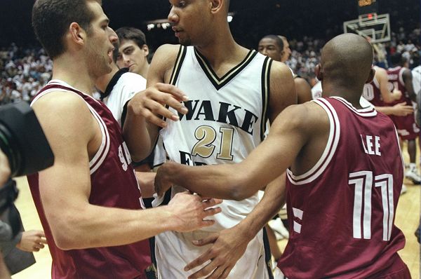 及辅助裁判 及辅助裁判