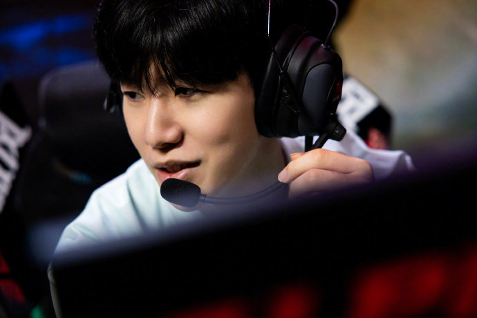 面对黄蜂这 面对黄蜂这