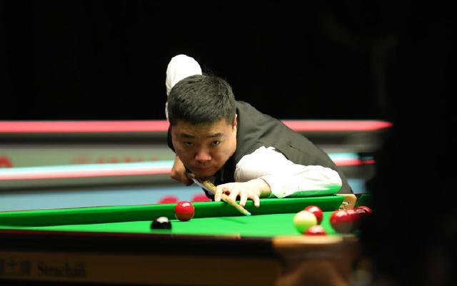 解说阵容的 解说阵容的